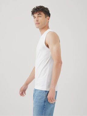 Pact Men’s Cool Stretch Tank Undershirt Size Large Gym Muscle Tank Workout NWOT